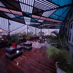 Maharani Villa Benaras - Garden View Apartment 2Bhk Furnished Flat Near Kashi Vishwanath Temple 2 Km